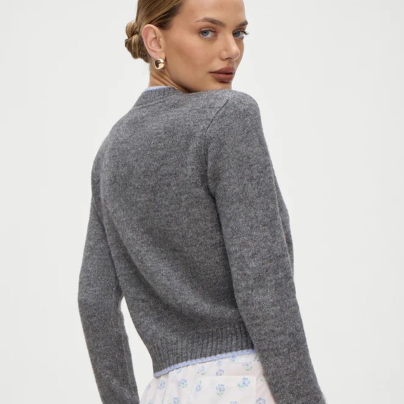 Frankie’s Bikinis sweater - Picture 6 of 8